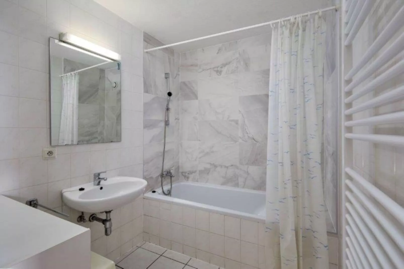 BristolPalace7A / 978023-Bathroom