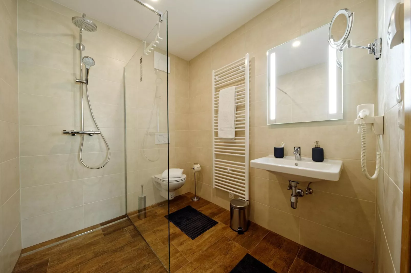 Naturpark Chalets 11-Bathroom