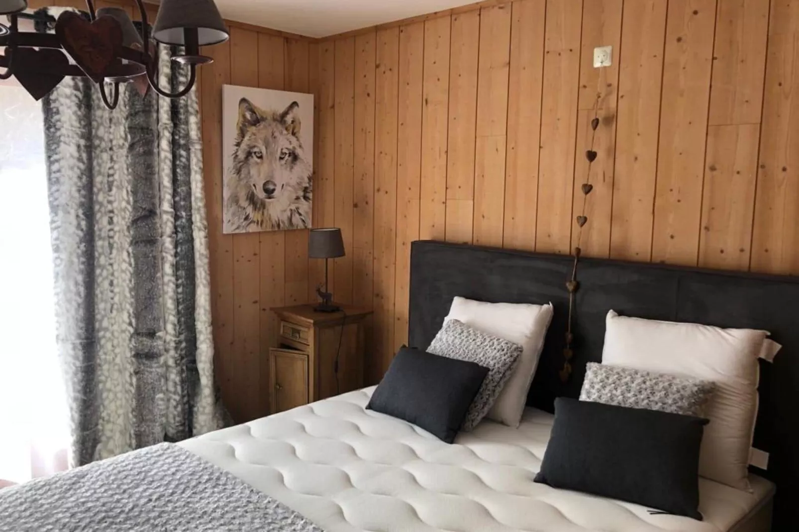 Leora Cocoon-Bedroom