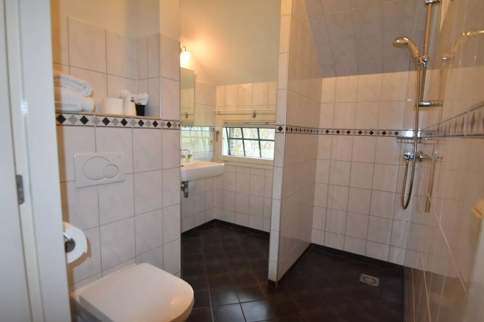 The Old Farmhouse-Bathroom