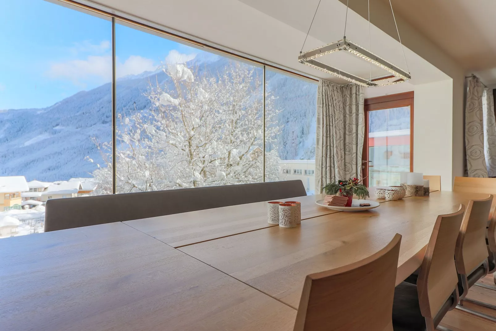 Haus Marigold / 16 pax-Esszimmer