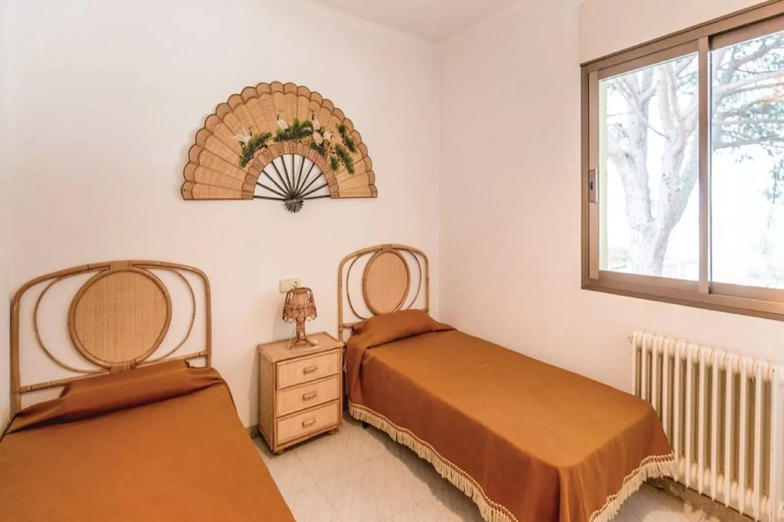 Casa con piscina y jardín L'Escala-Schlafzimmer