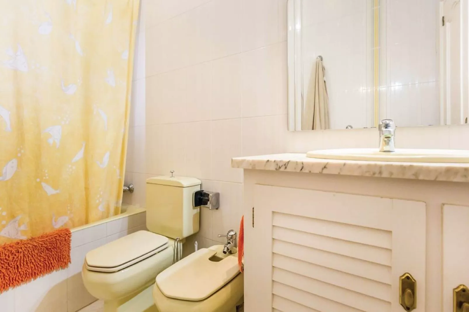 Casa con piscina y jardín L'Escala-Badezimmer