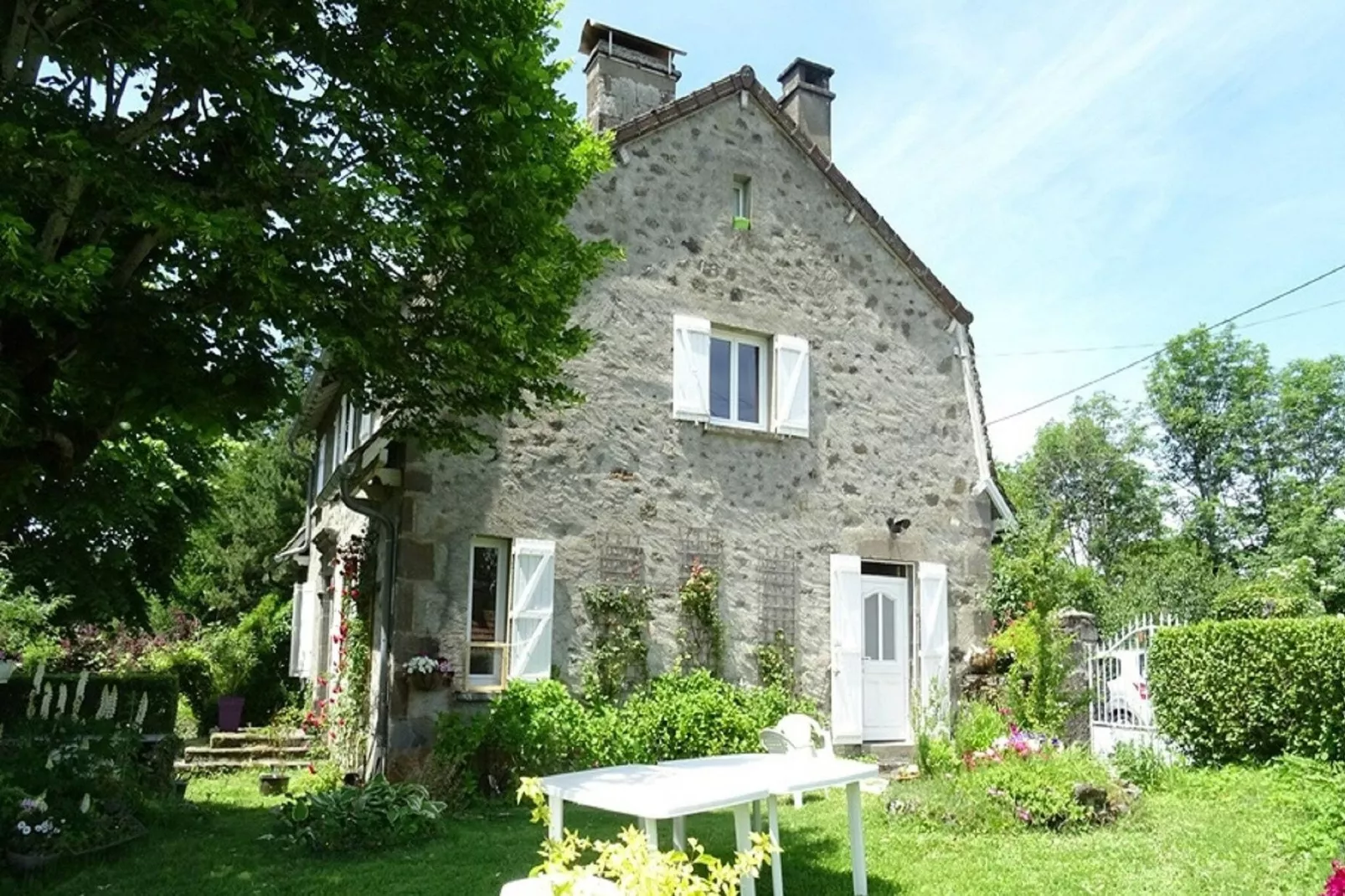 Petite Plaisance-Exterior summer