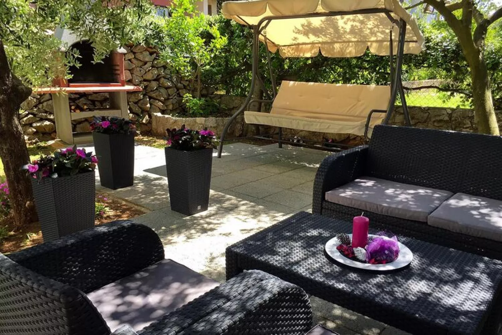 Holiday flat Marino, Vir-A4+1, ca. 65 qm, für 5 Pers.-Gardens summer