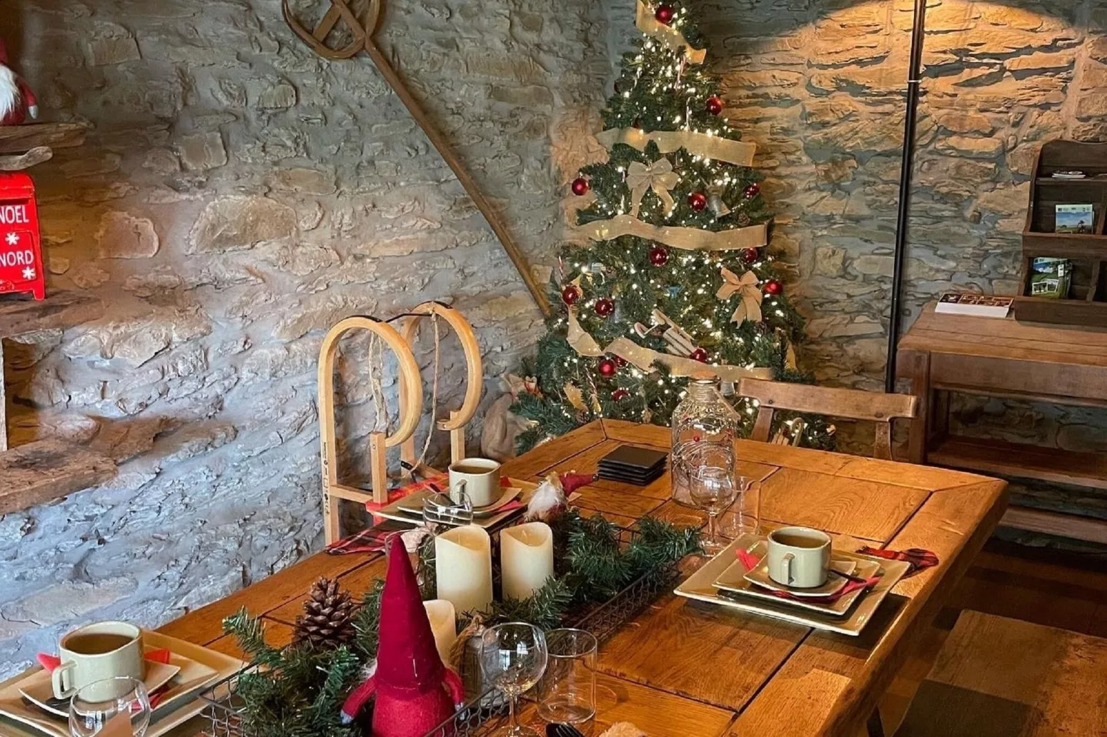Le rustic-Dining room
