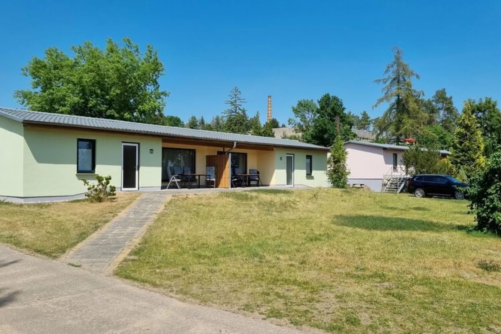 Reihenbungalow Nr 10 / Belegung 4 Personen-Außenbereich Sommer