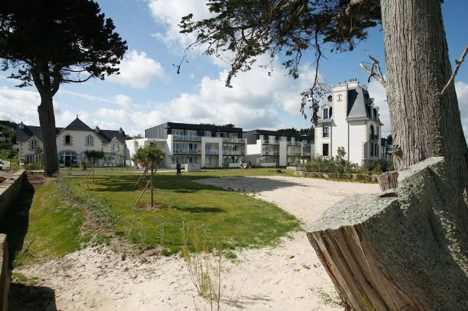 Résidence Domaine des Roches Jaunes 3-Außenbereich Sommer