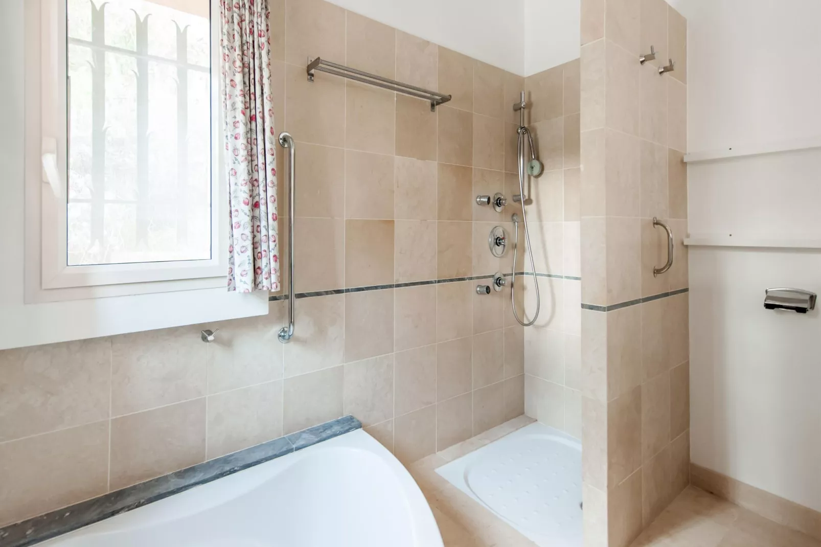 Villa Elvima-Bathroom