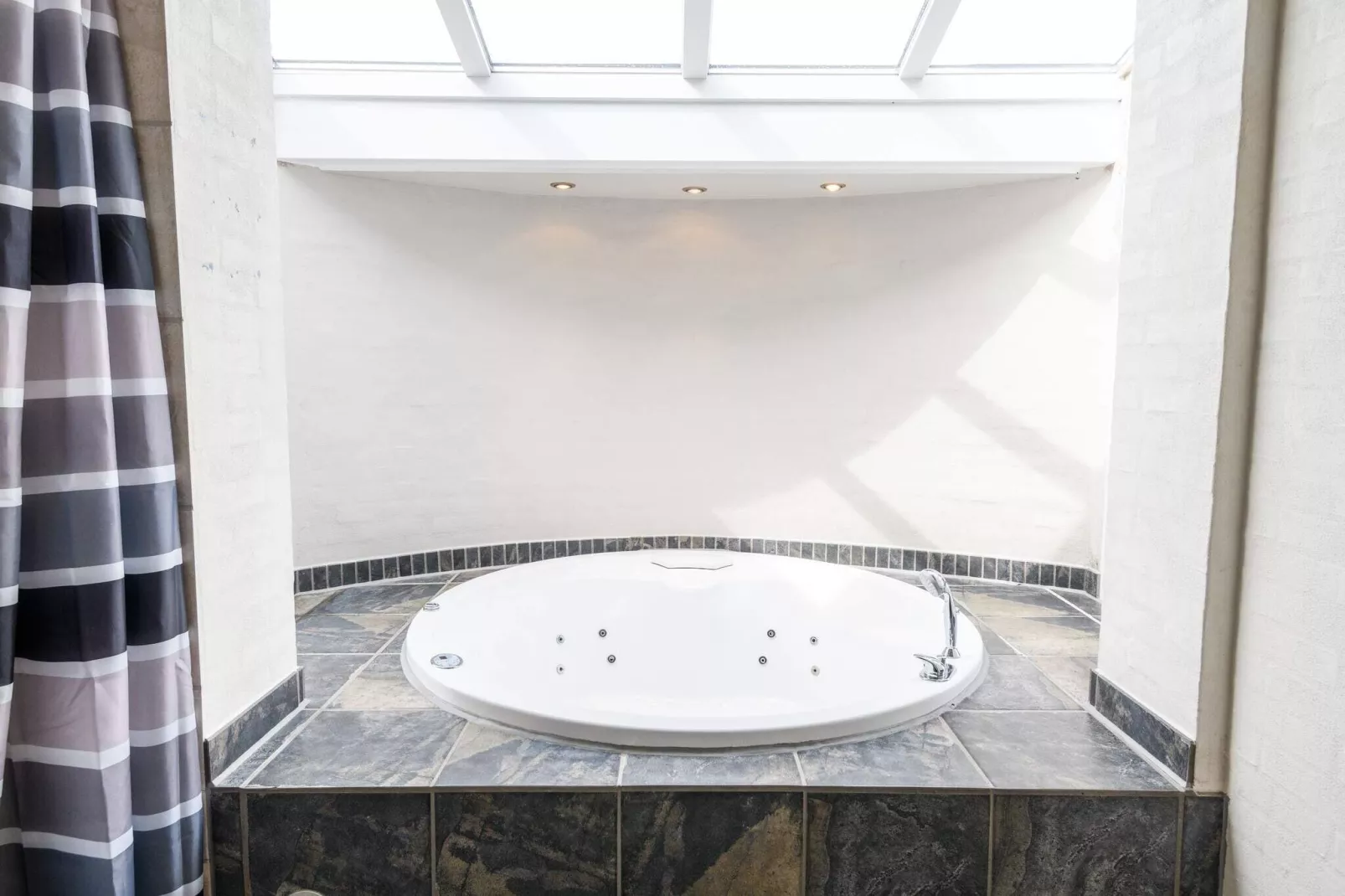 Luxury Panoramic Cottage in Rindby-By Traum-Spa