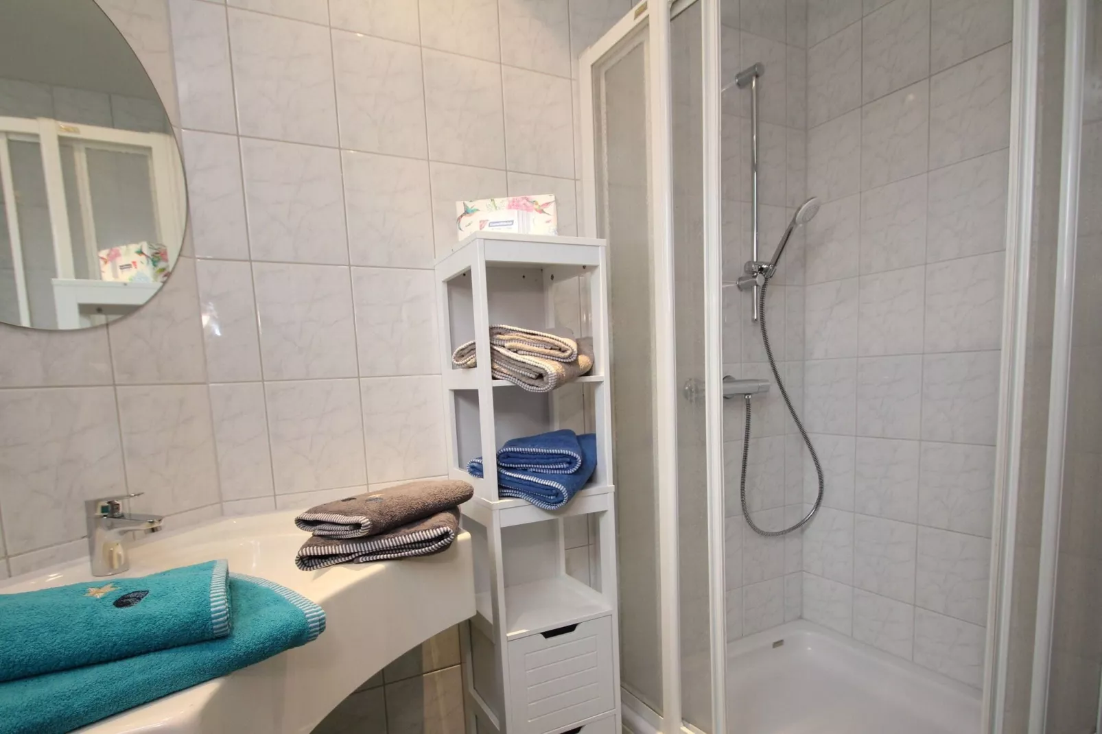 Reihenbungalow Nr 10 / Belegung 4 Personen-Badezimmer