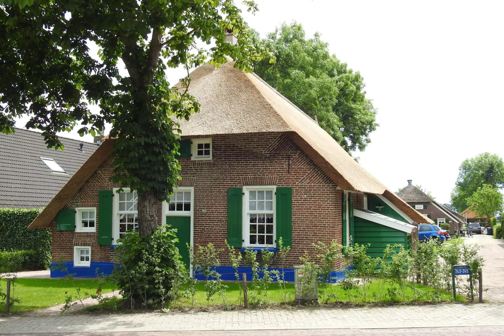 Woonboerderij in Staphorst voor 6 personen-Exterior summer