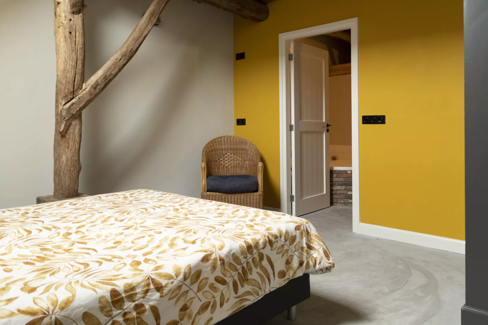 Woonboerderij in Staphorst voor 6 personen-Bedroom
