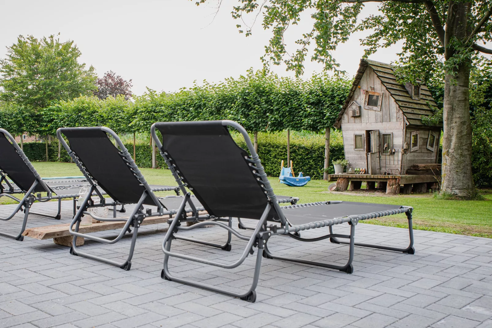 Dorpswoning De Volbloed-Gärten Sommer