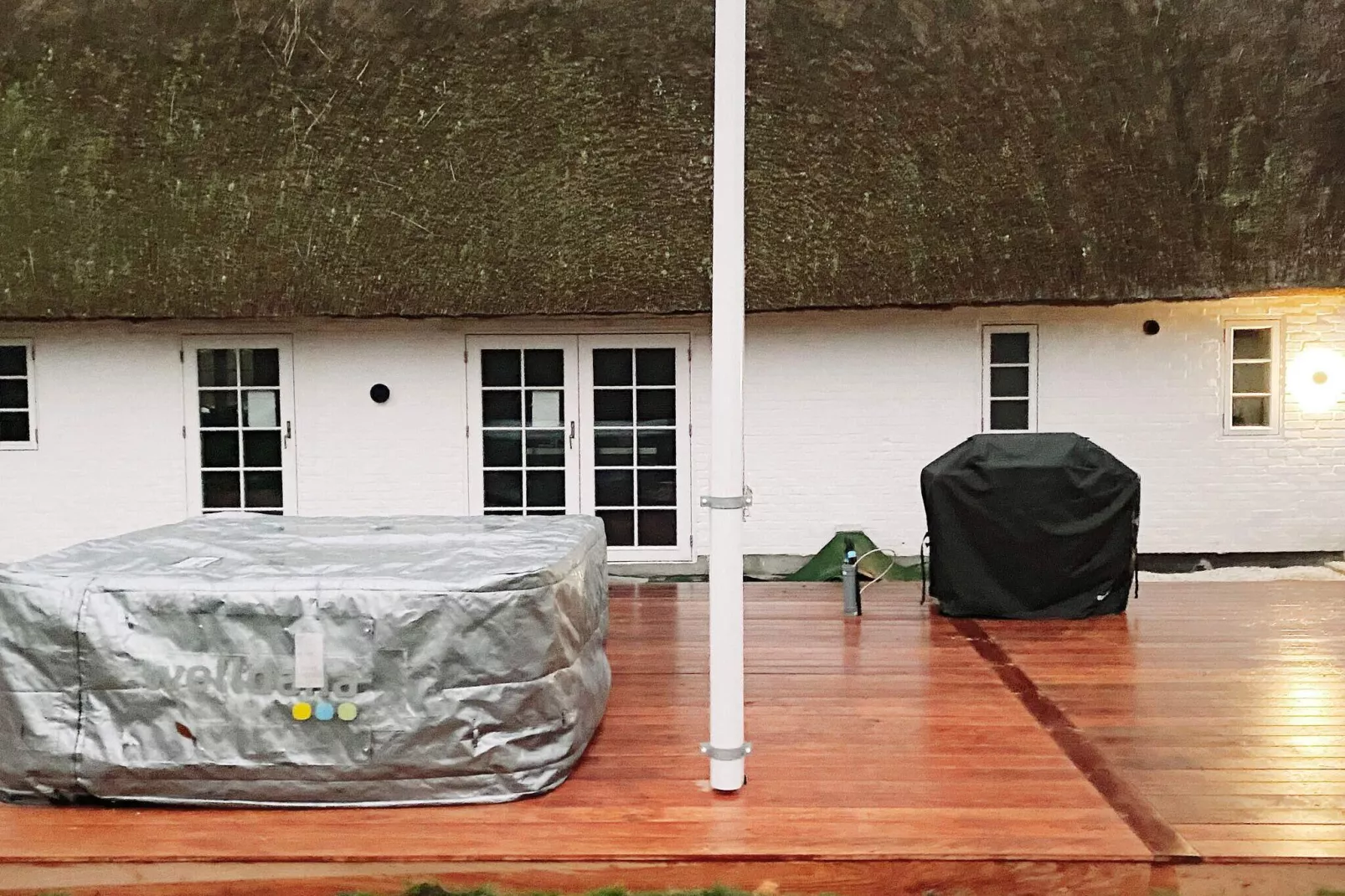 Idyllic Thatched Cottage Retreat-By Traum-Outdoor