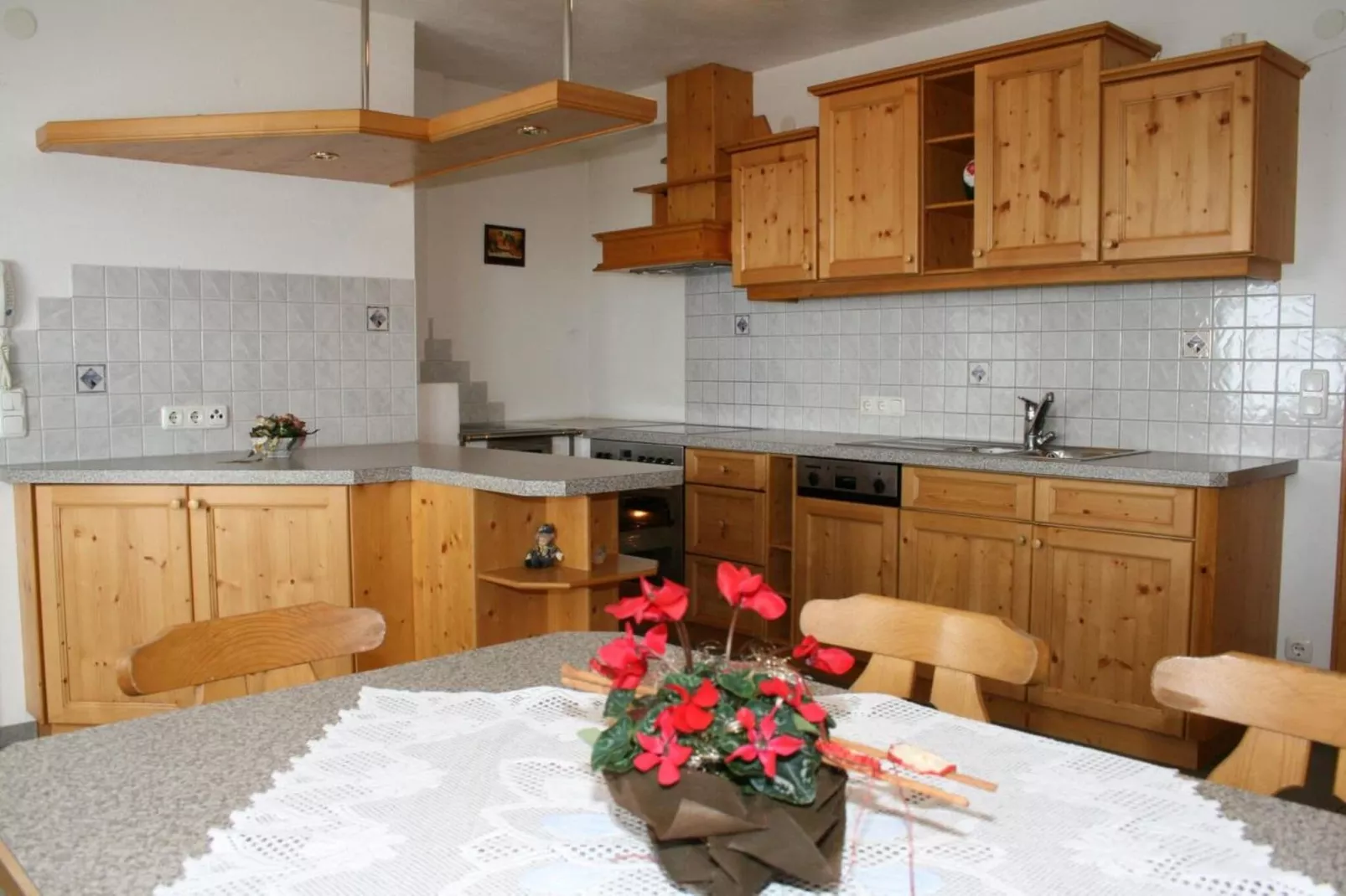 Karin Unten 8PAX-Kitchen