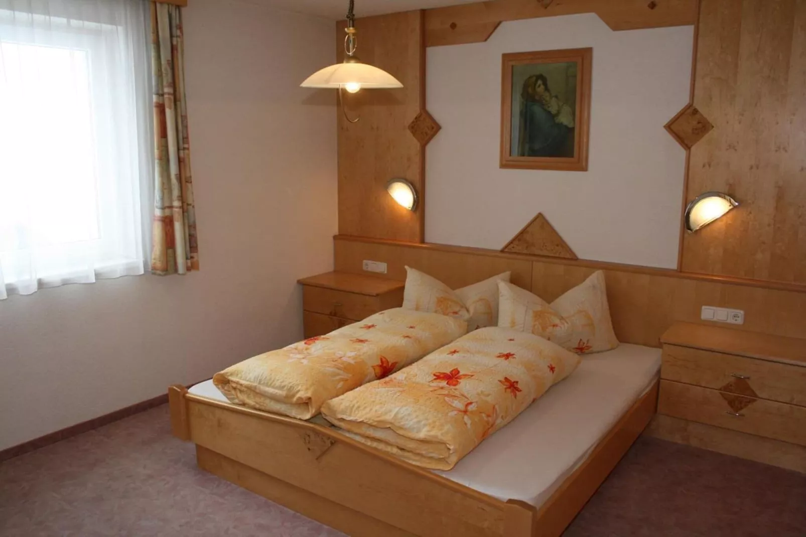 Karin Unten 8PAX-Bedroom