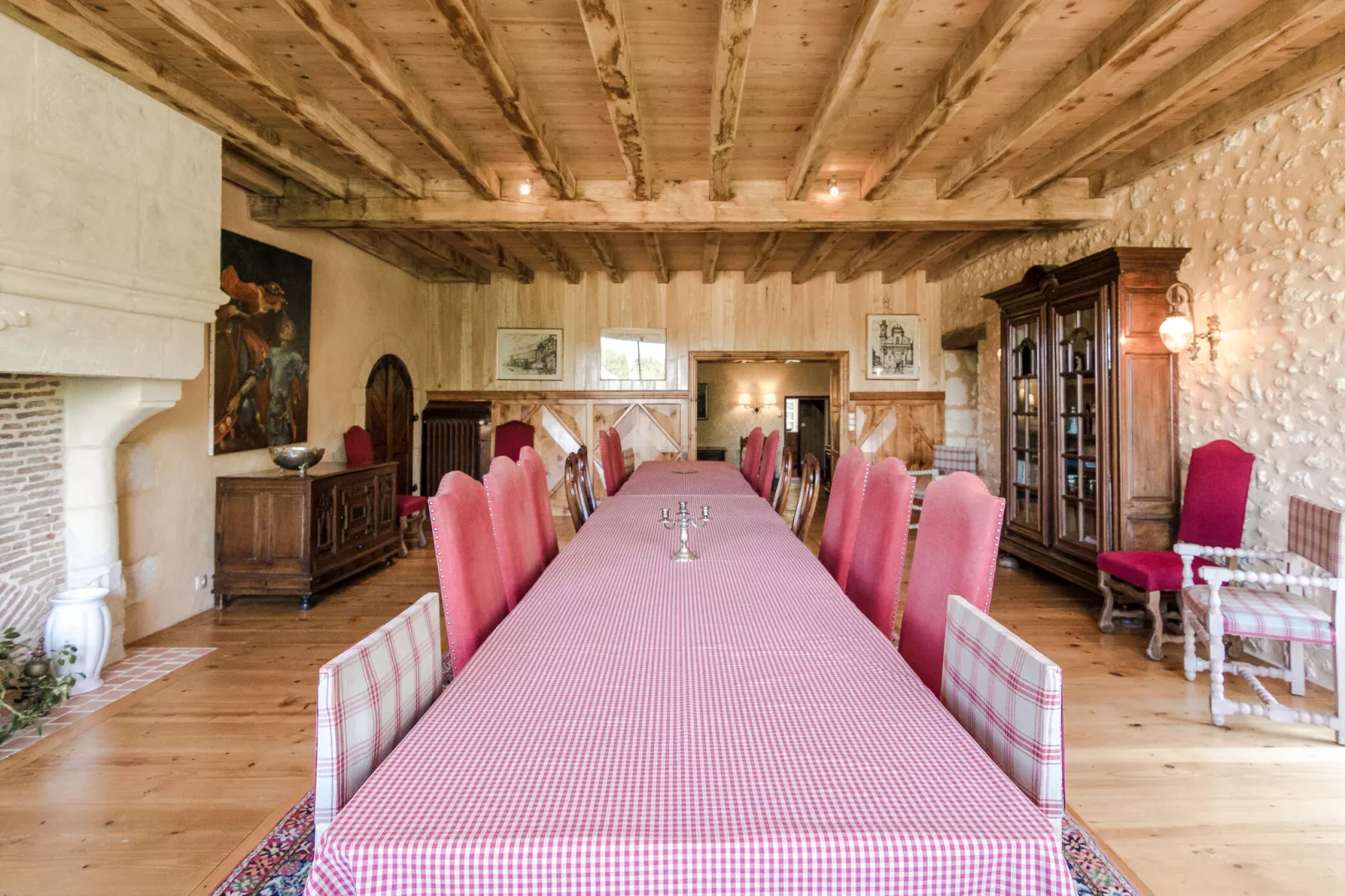 Manoir de la Baronie 16P-Dining room