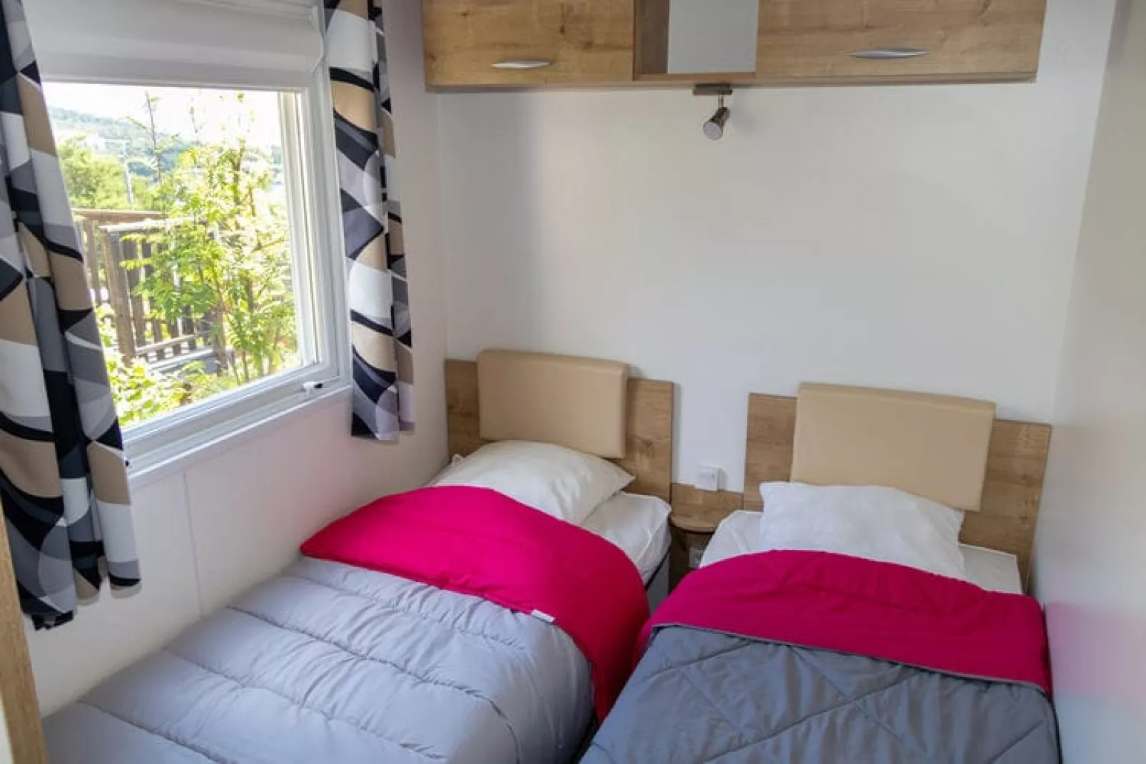 Domaine de l'Ecrin du Lac Chorges Mobile Homes - Petit Chalet 30qm 4 pers-Schlafzimmer