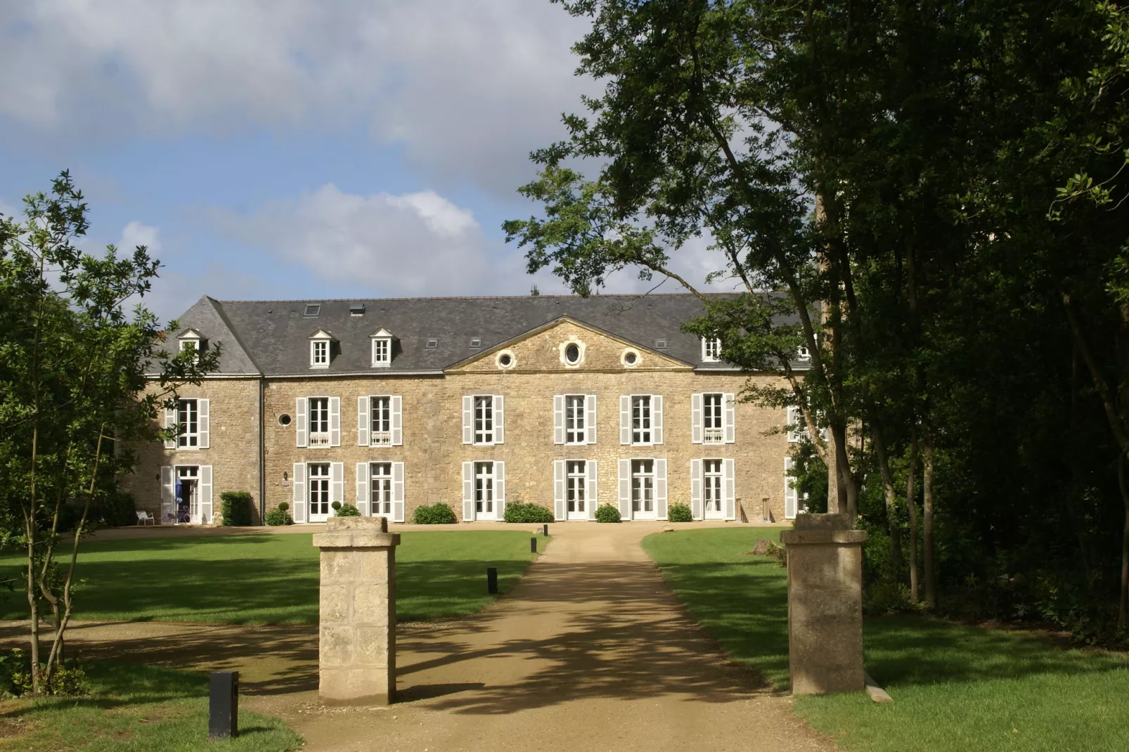 Le Château de Keravéon 4-Exterior summer