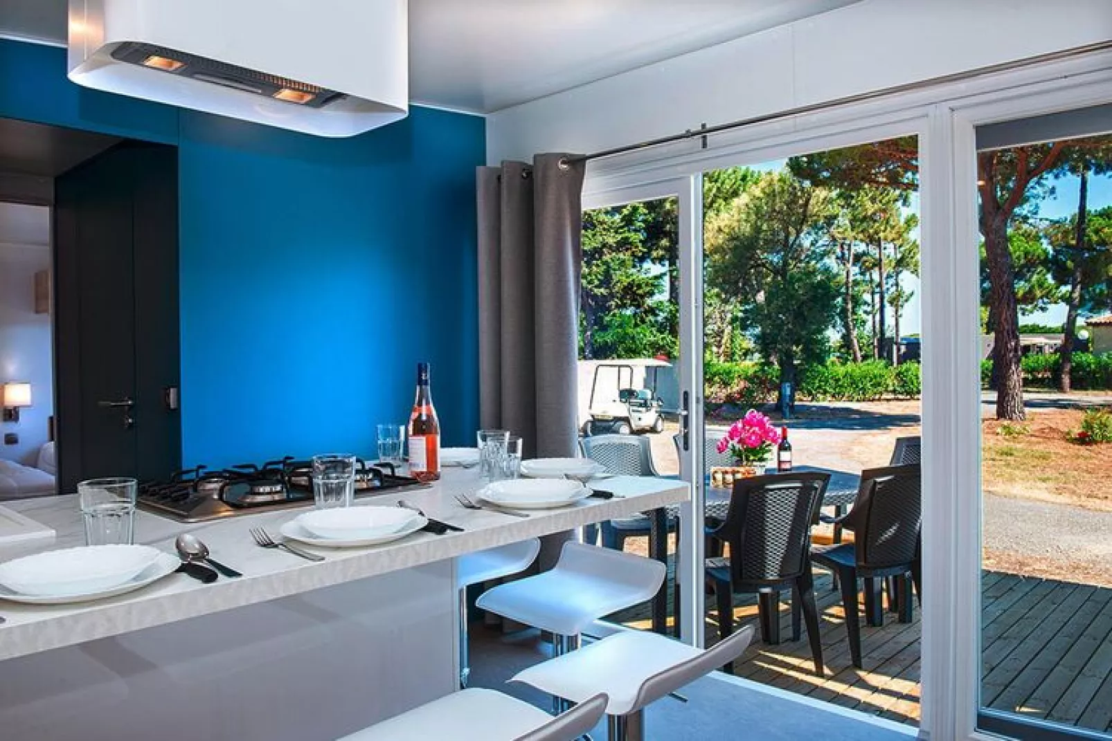 Mobile Homes Domaine Les Mûriers Vendres-Plage // Cottage VIP 3ch 6 pers climatisé-Living room