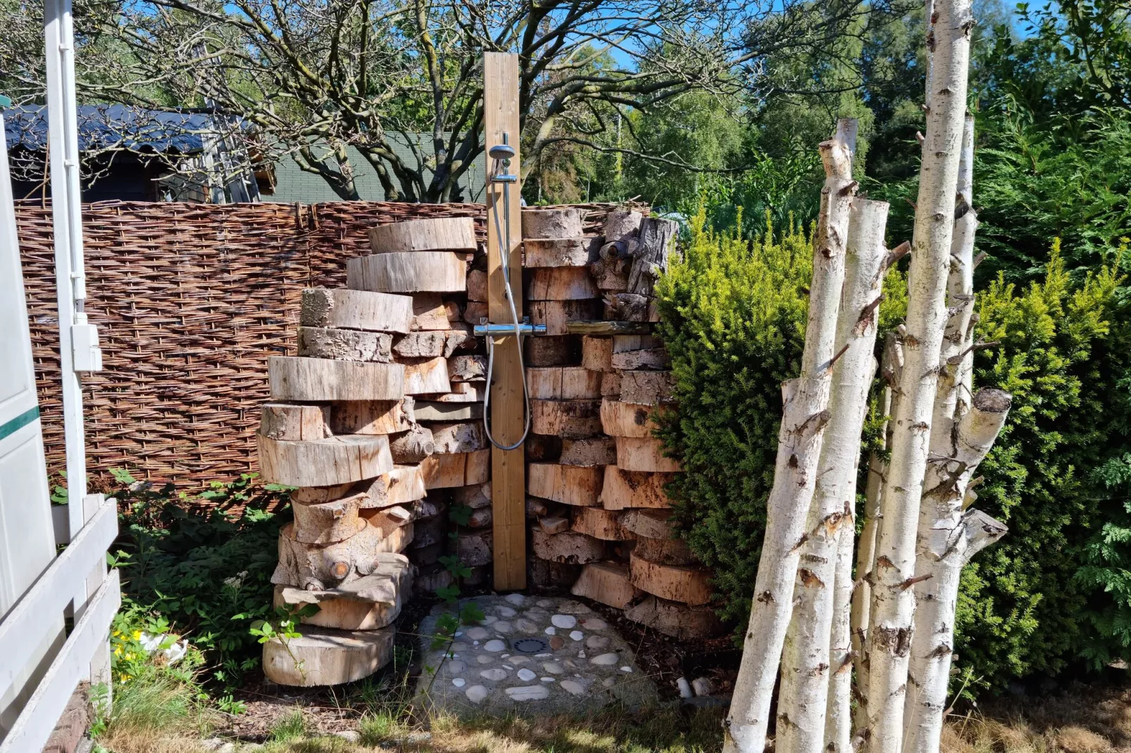 Casita La Luna-Gardens summer