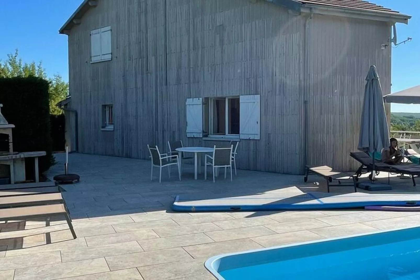Le Place-Exterior summer