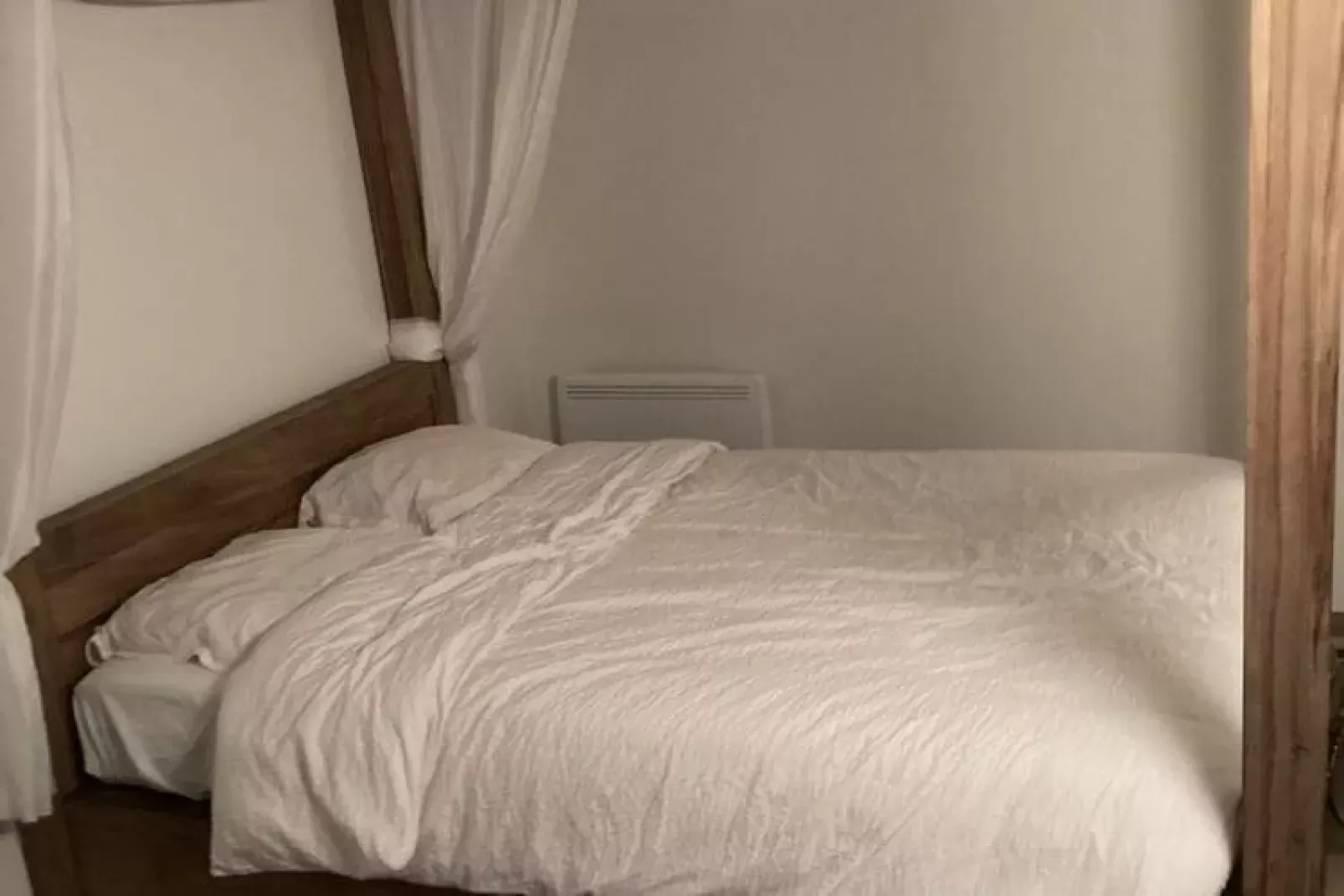 Le Place-Bedroom