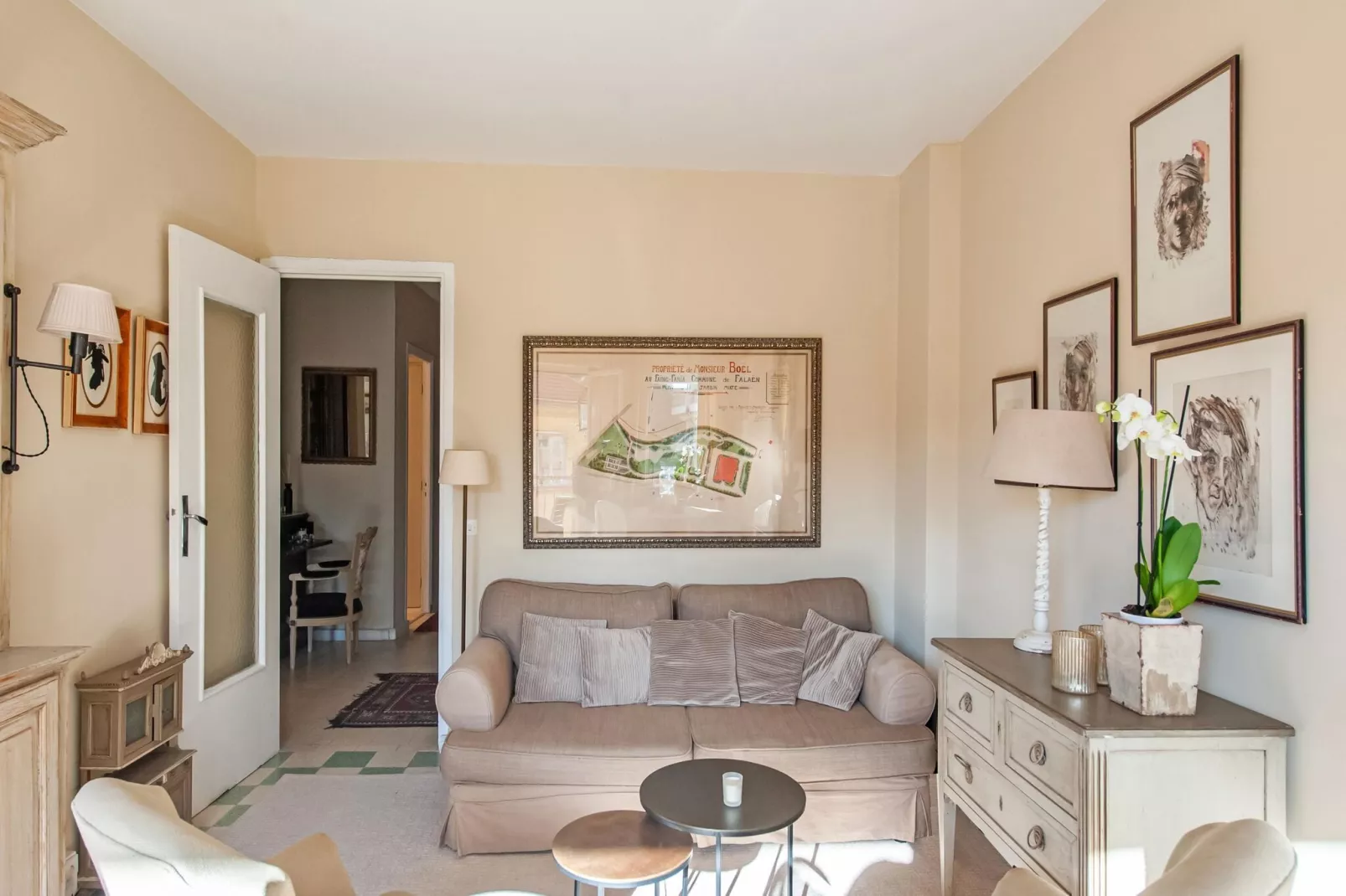 Charme à Menton-Living room