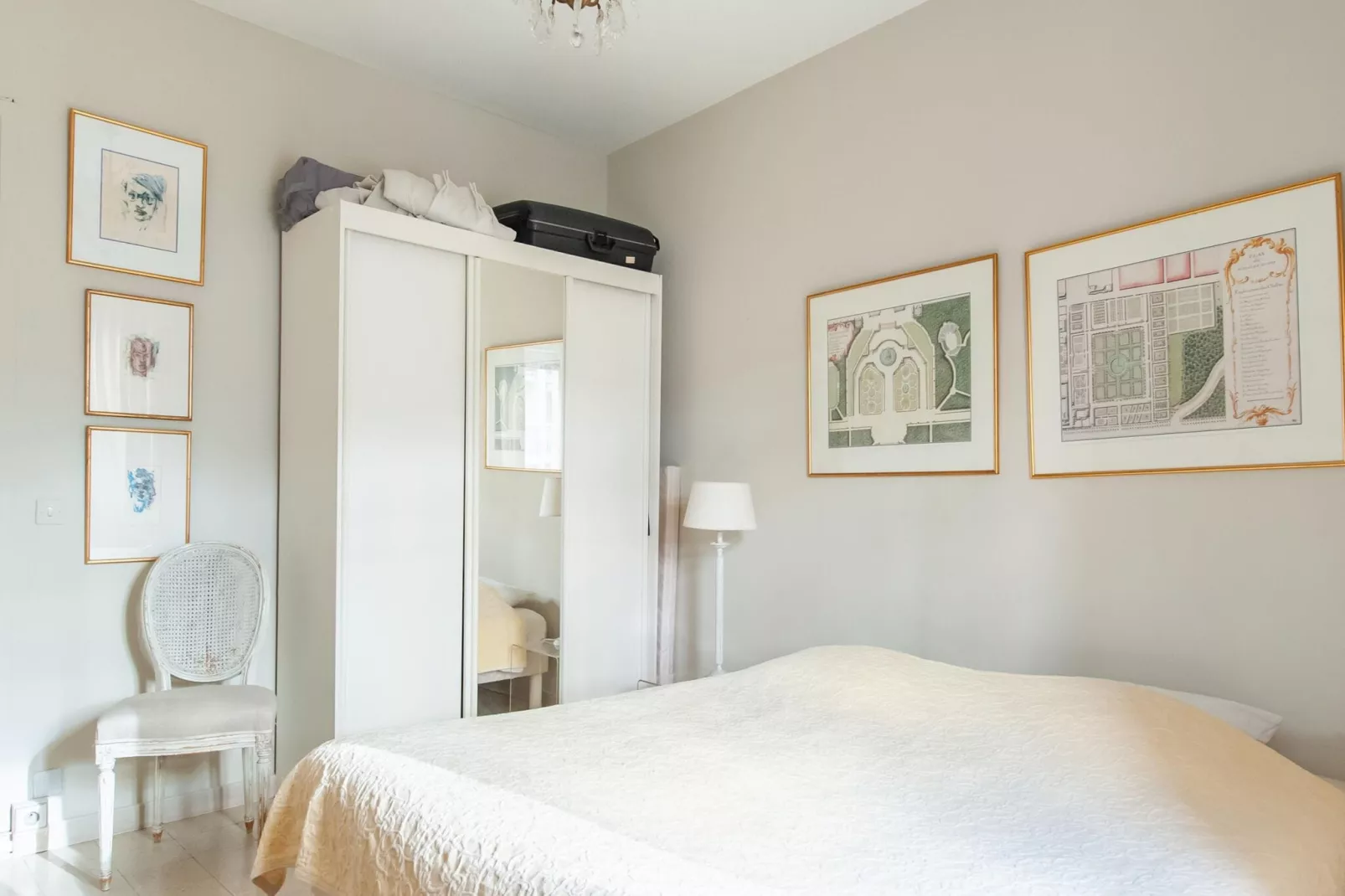 Charme à Menton-Bedroom