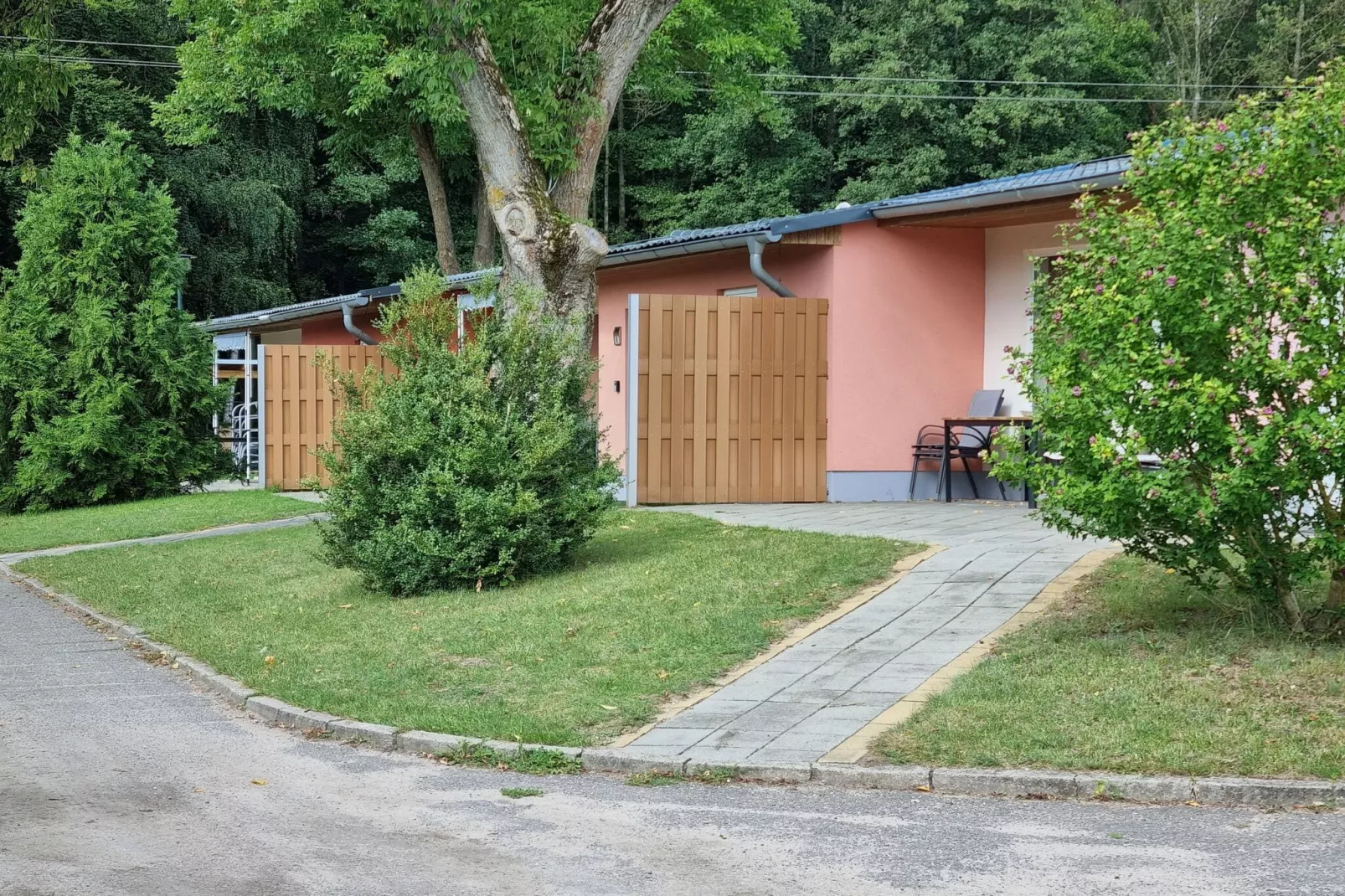 Reihenbungalow Nr 7 / Belegung 4 Personen-Exterior summer