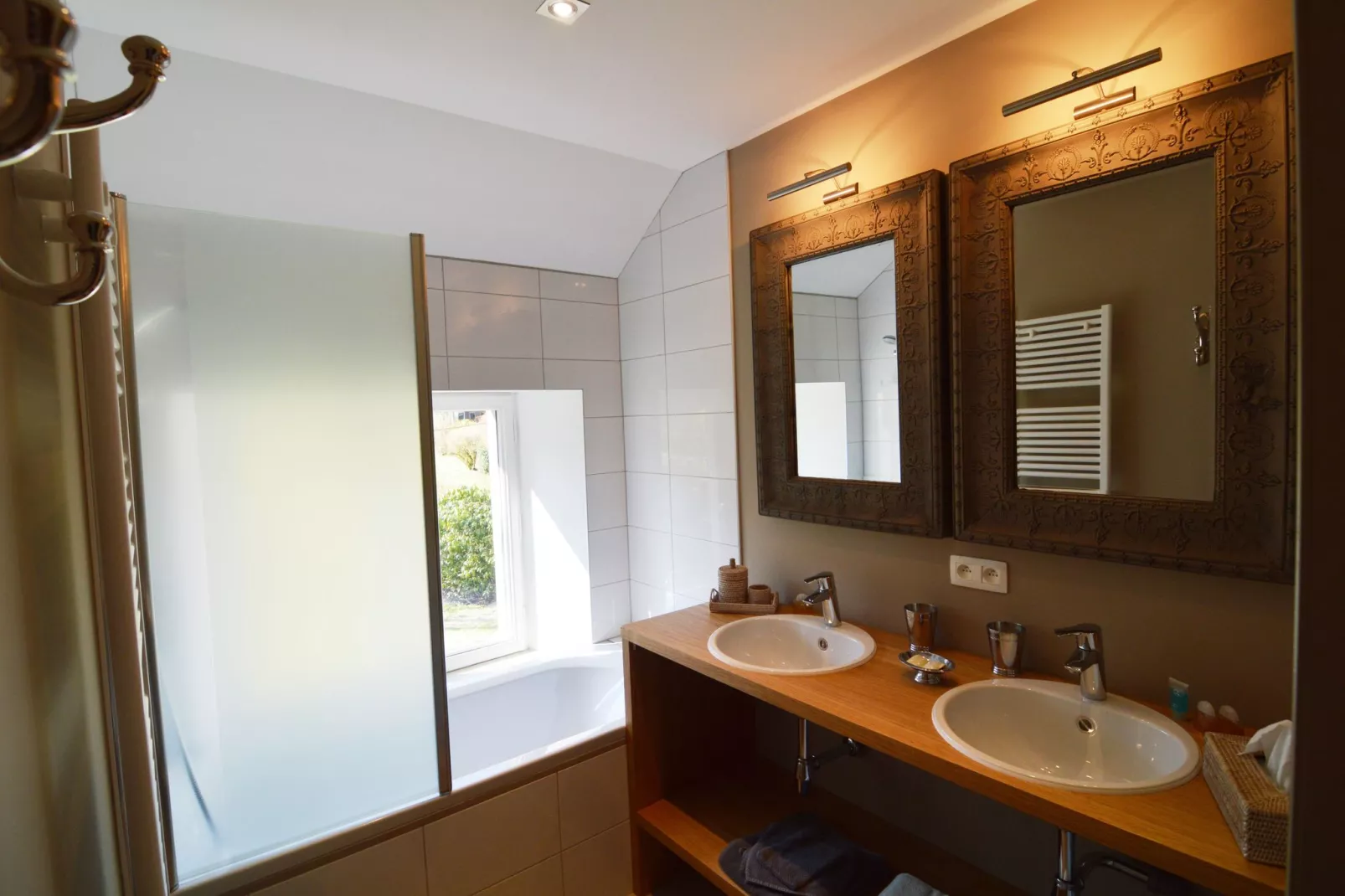 Les Houppias-Bathroom