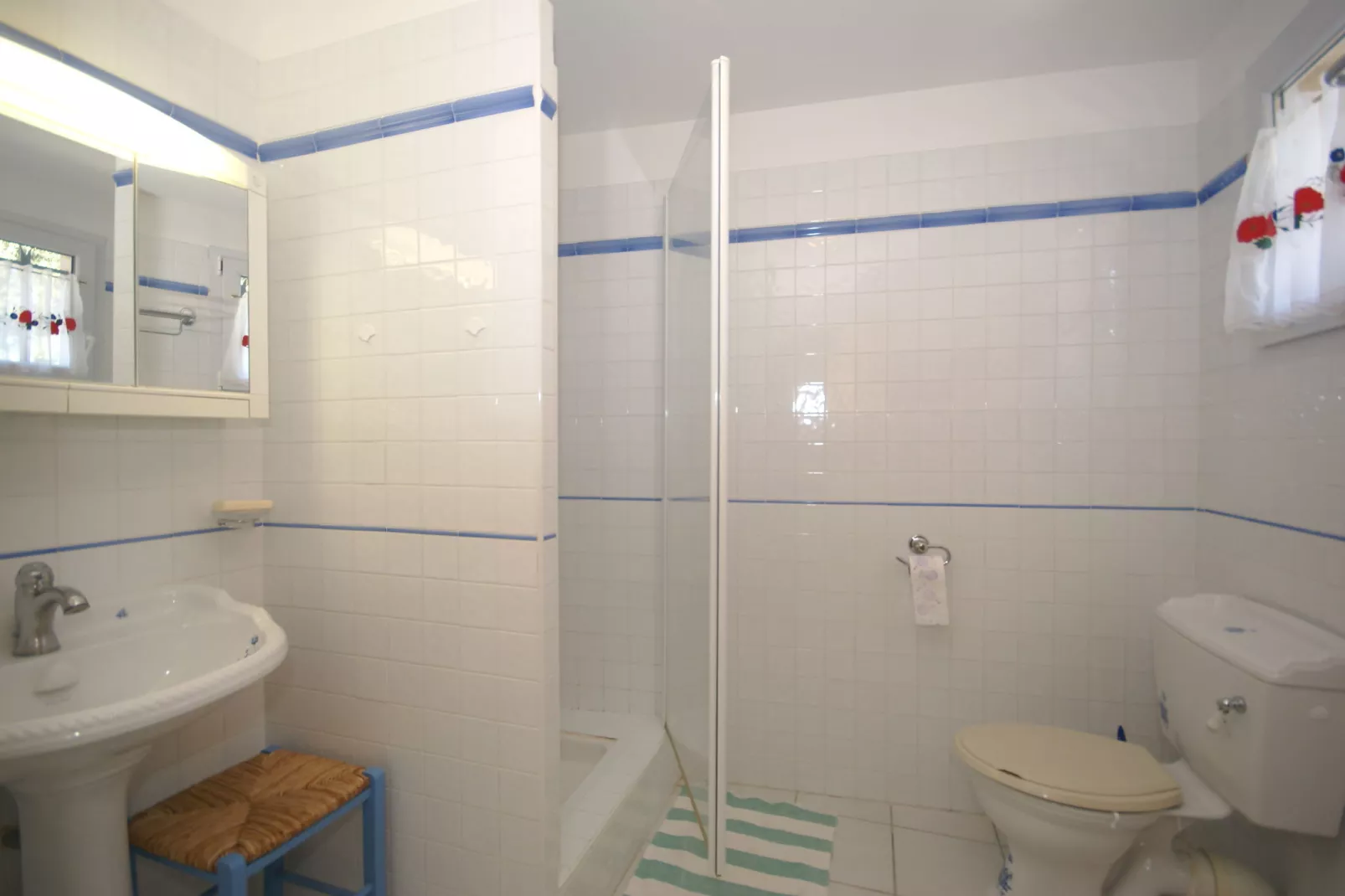 Maison de vacances - SAINT-MAXIMIN-Bathroom
