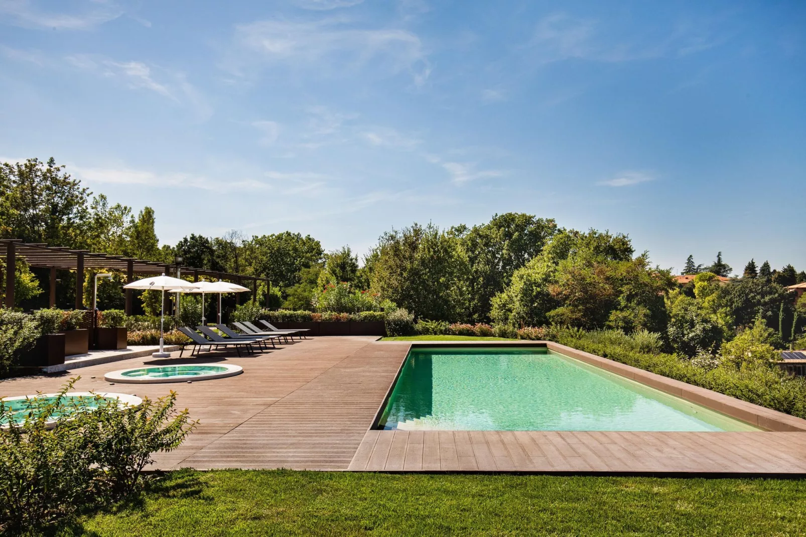 La Pergola-Swimming pool
