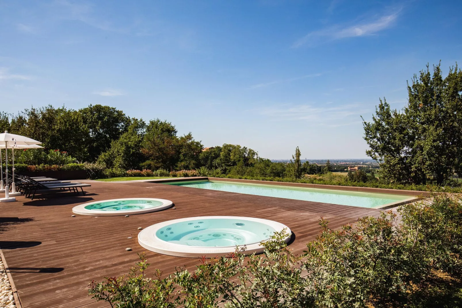 La Pergola-Swimming pool