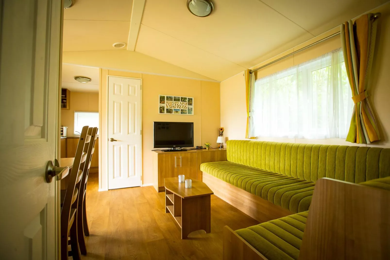 Recreatiepark Duinhoeve 4-Living room