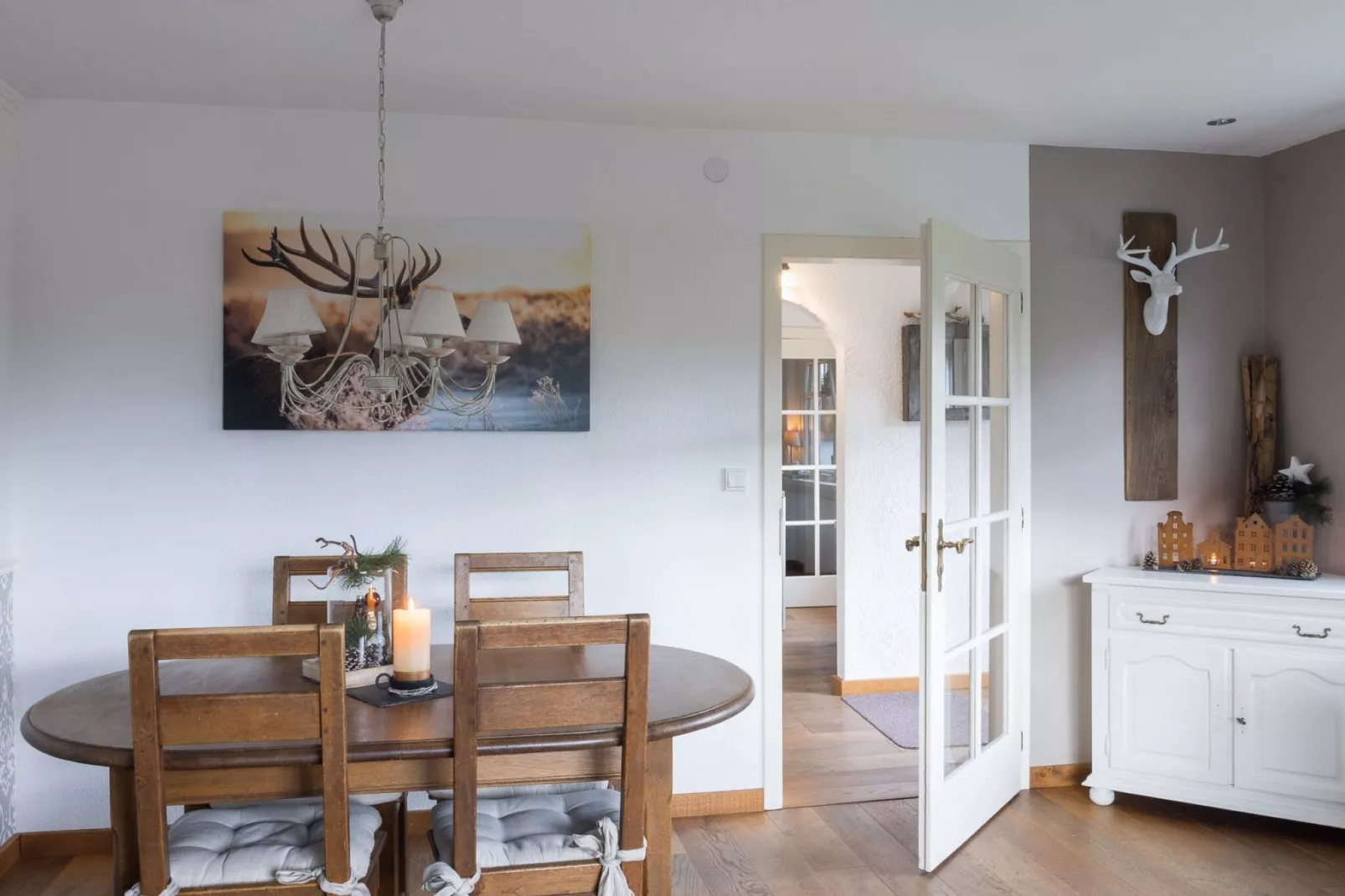 Cottage 89-Dining room
