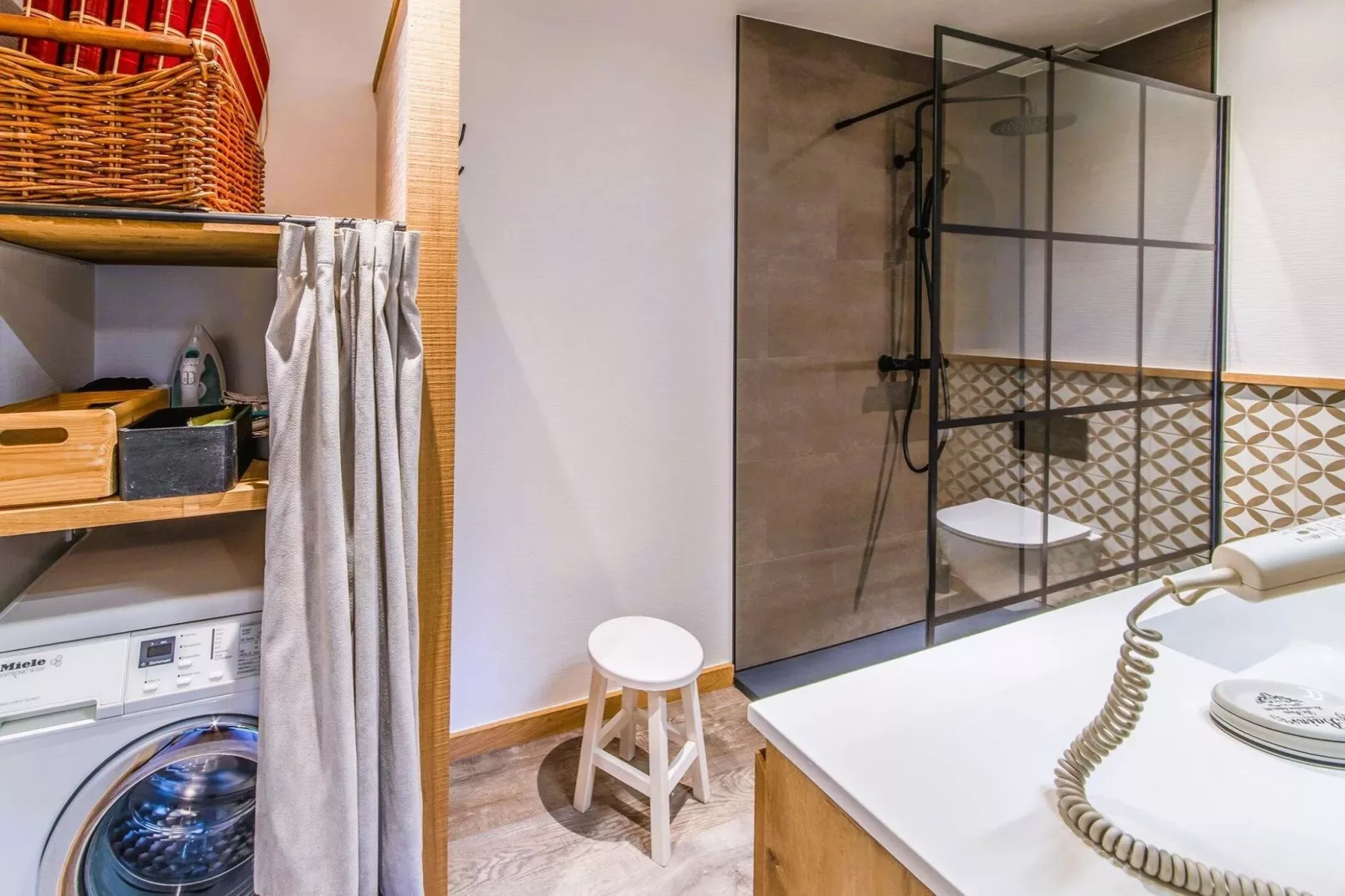Cottage 89-Bathroom