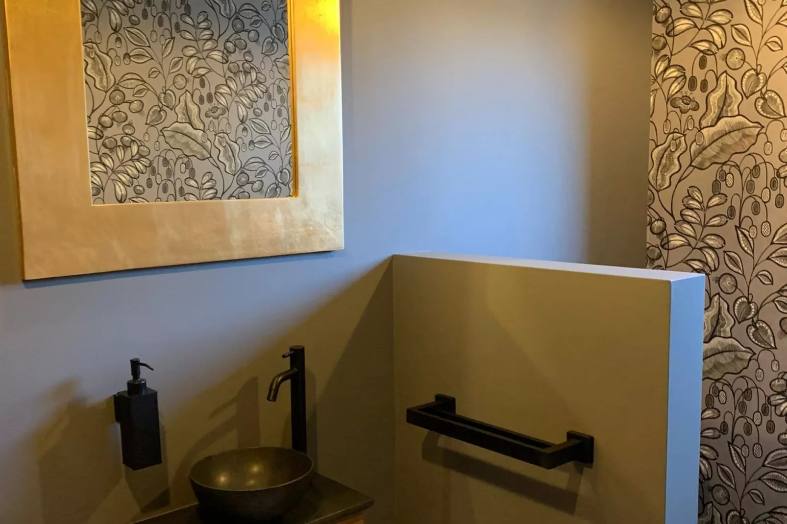 Chez Albert-Bathroom