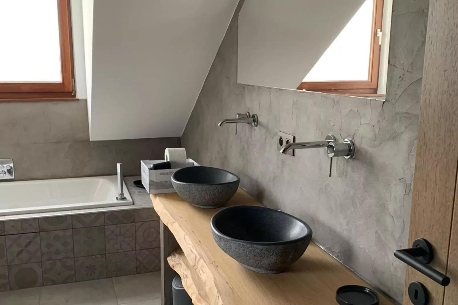 Chez Albert-Bathroom