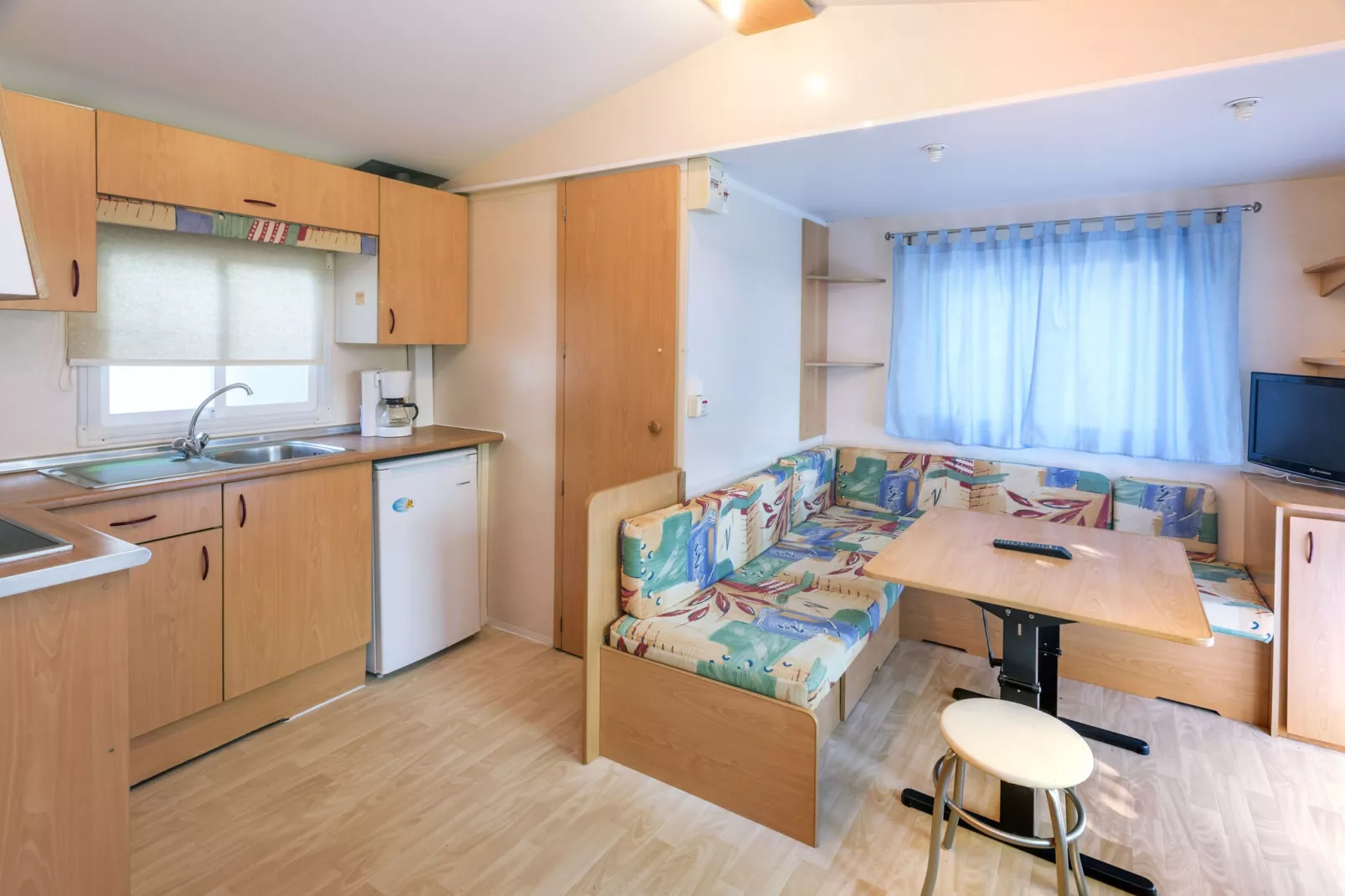 Camping Solmar-COTTAGE-Living room