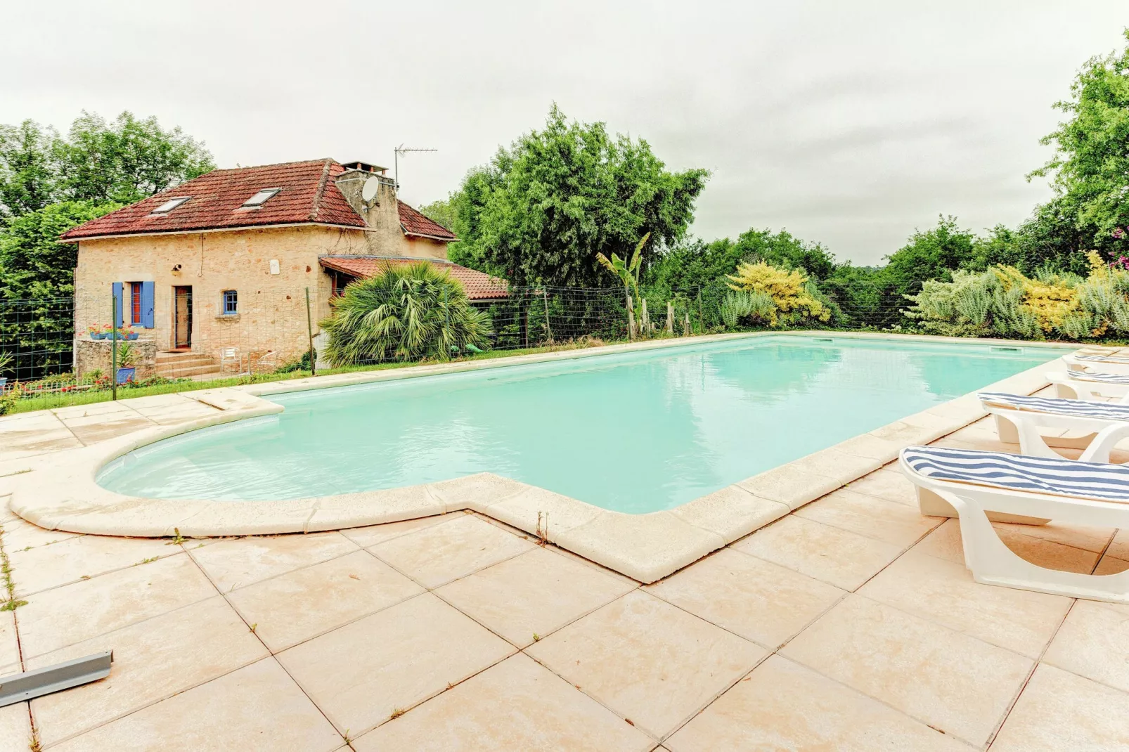 Maison de vacances Besse Le Moulinal Bas-Pool