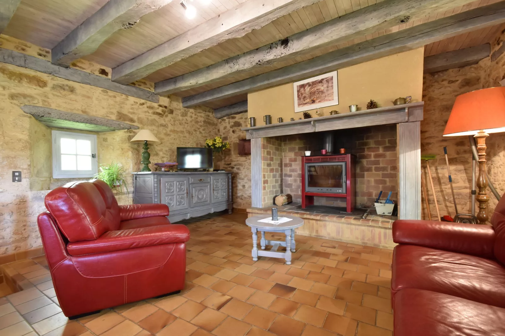 Maison de vacances Besse Le Moulinal Bas-Living room