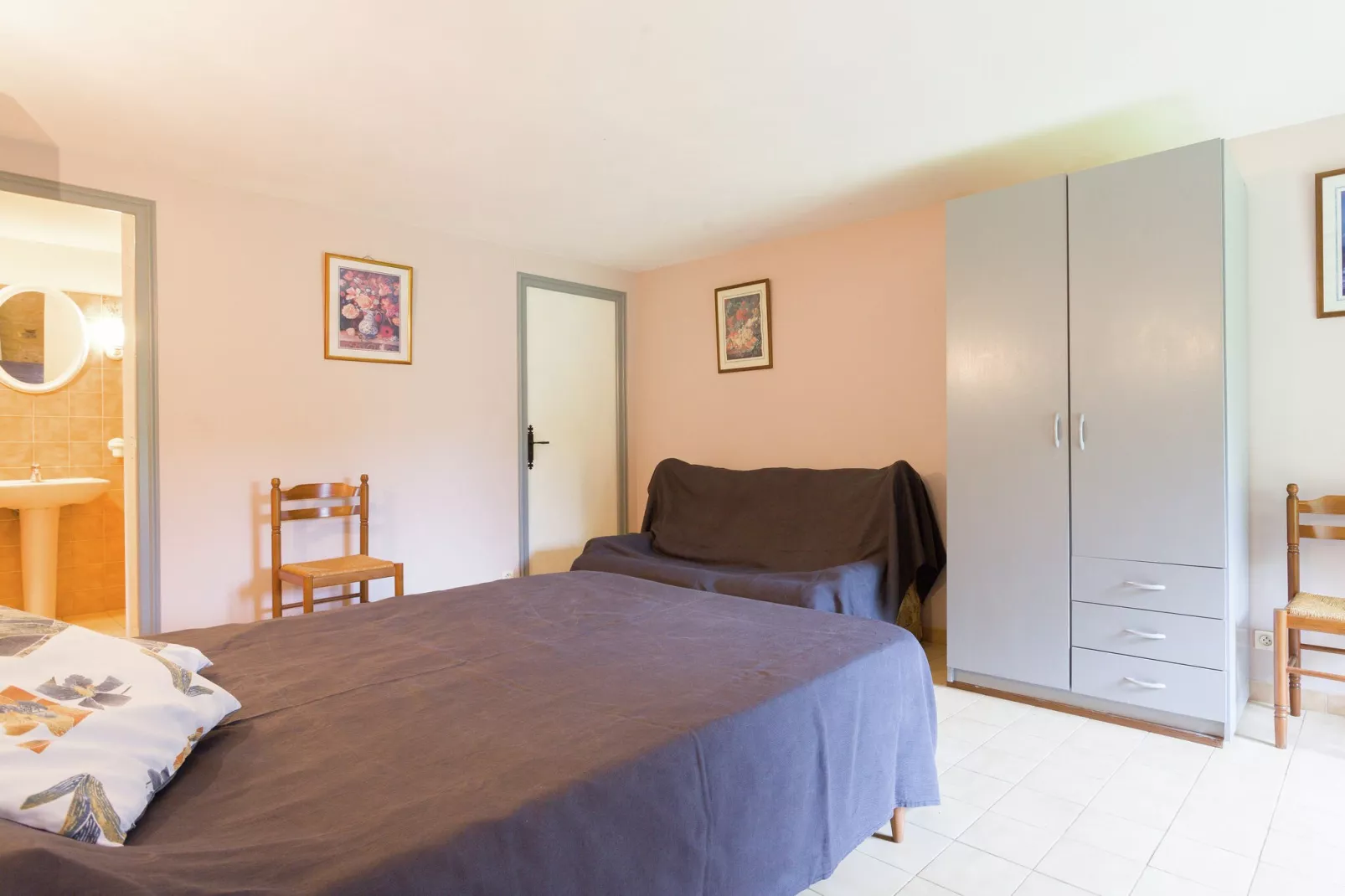 Maison de vacances Besse Le Moulinal Bas-Bedroom