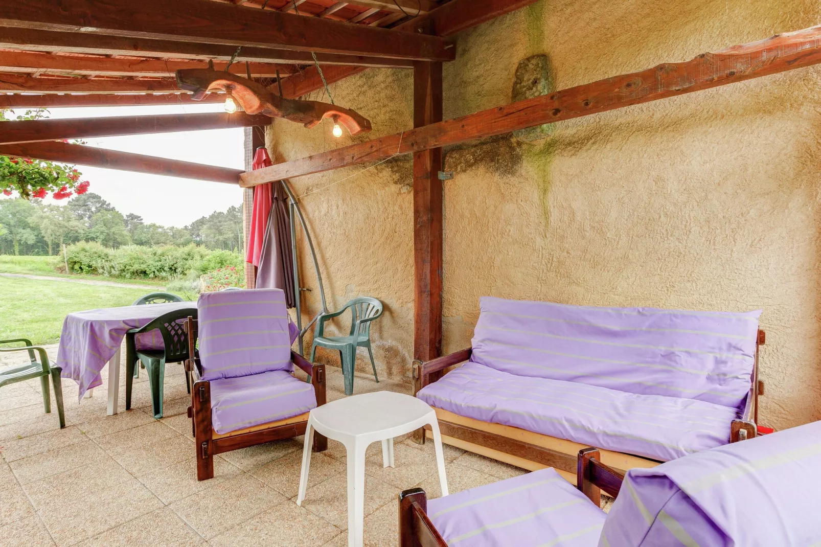 Maison de vacances Besse Le Moulinal Bas-Terrace balcony