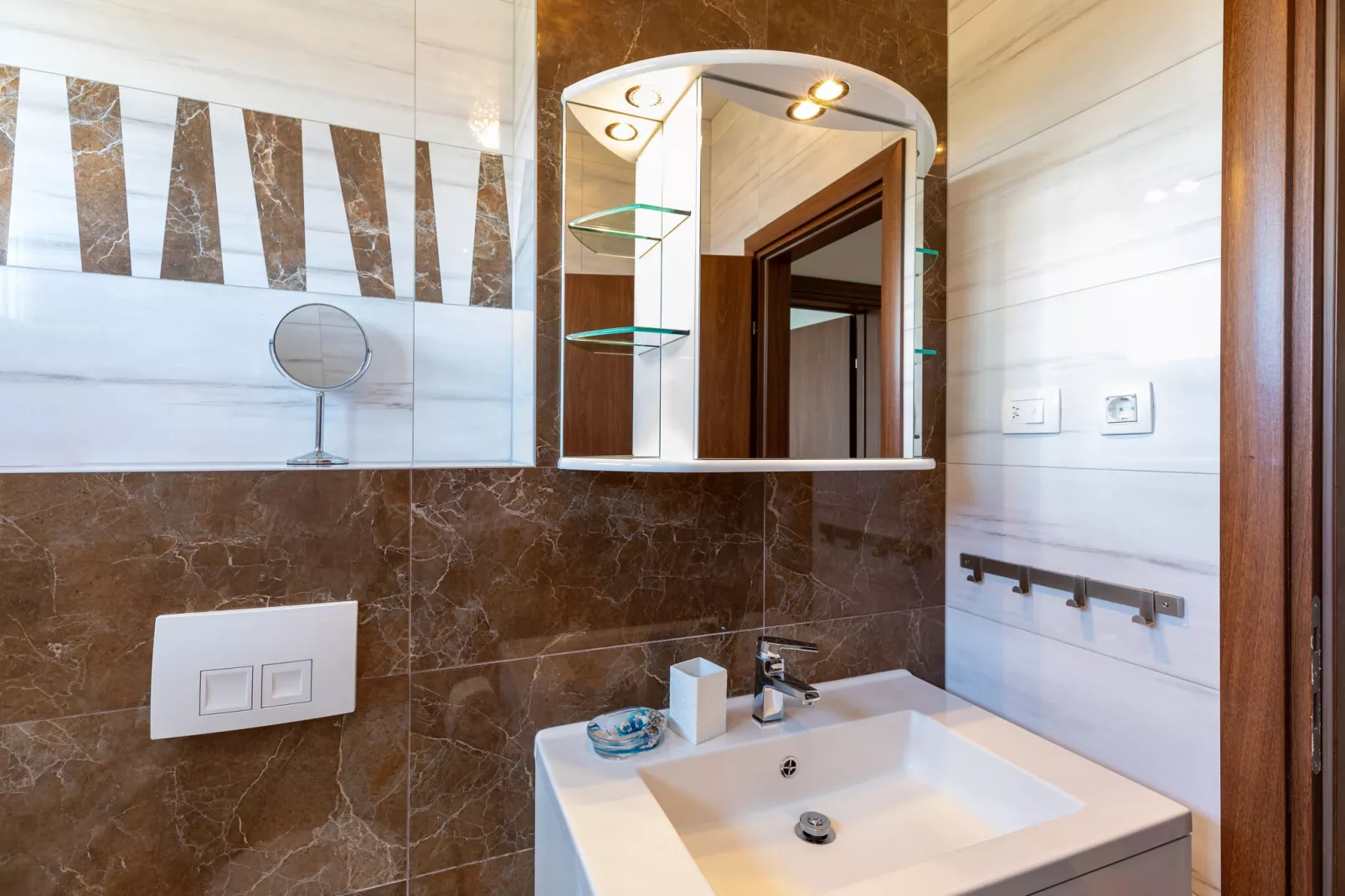 Apartment Bacvice-Badezimmer
