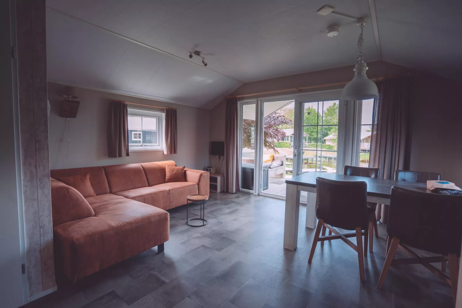 Vakantiepark Eigen Wijze 8-Living room