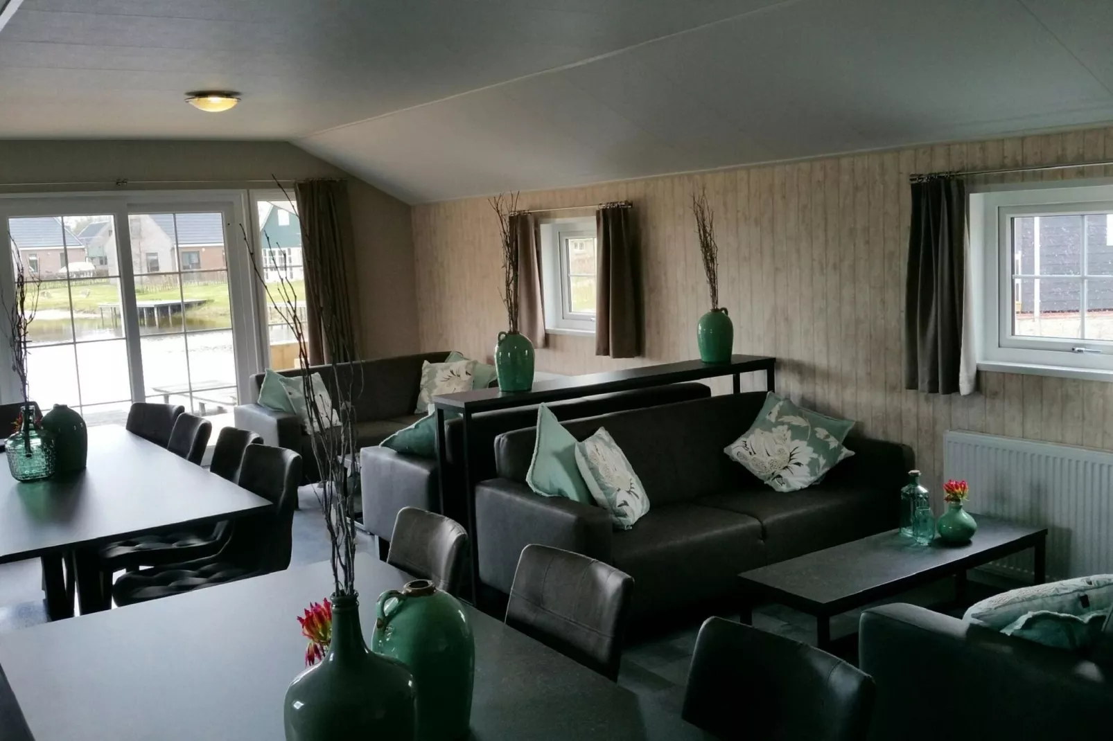Vakantiepark Eigen Wijze 8-Dining room