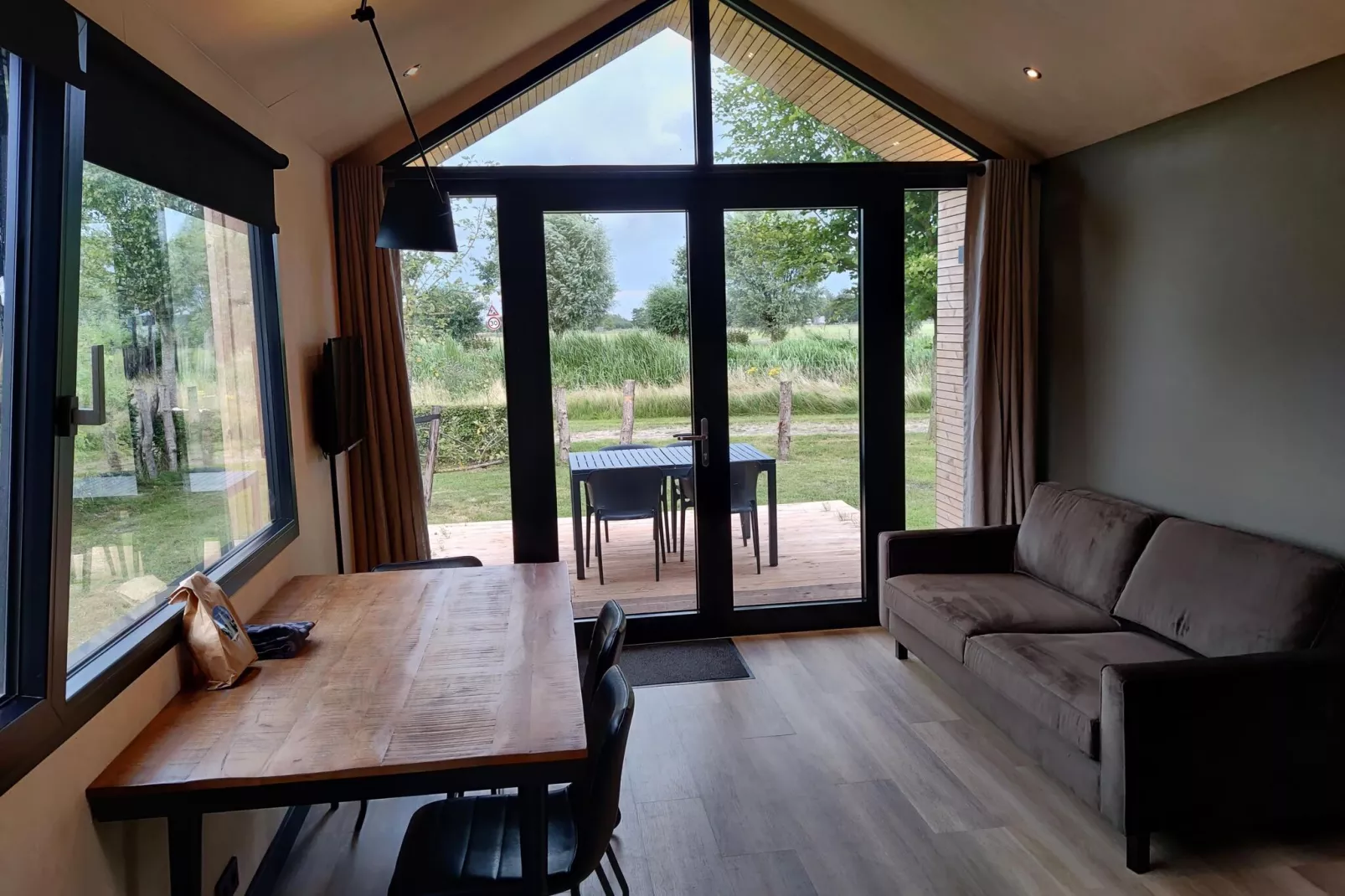Vakantiepark Eigen Wijze 11-Living room