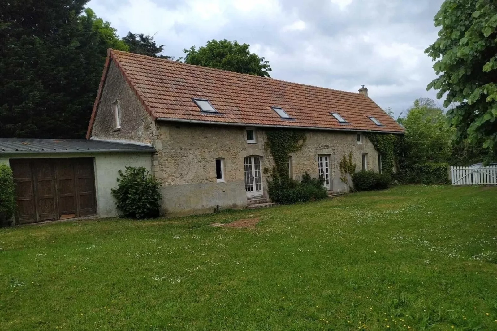 MAISON VIROLE-Jardin d'été